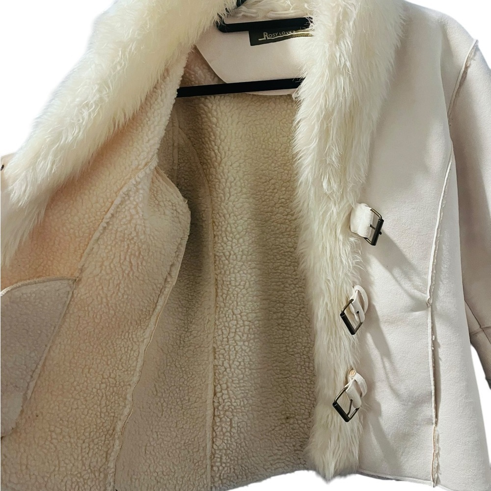 Rosy Love's 70's Style Embroidered Faux Fur Jacket Size Medium Buckle White Boho - Picture 6 of 9